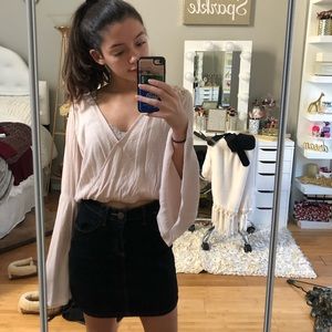 Light pink bell sleeve v neck crop top